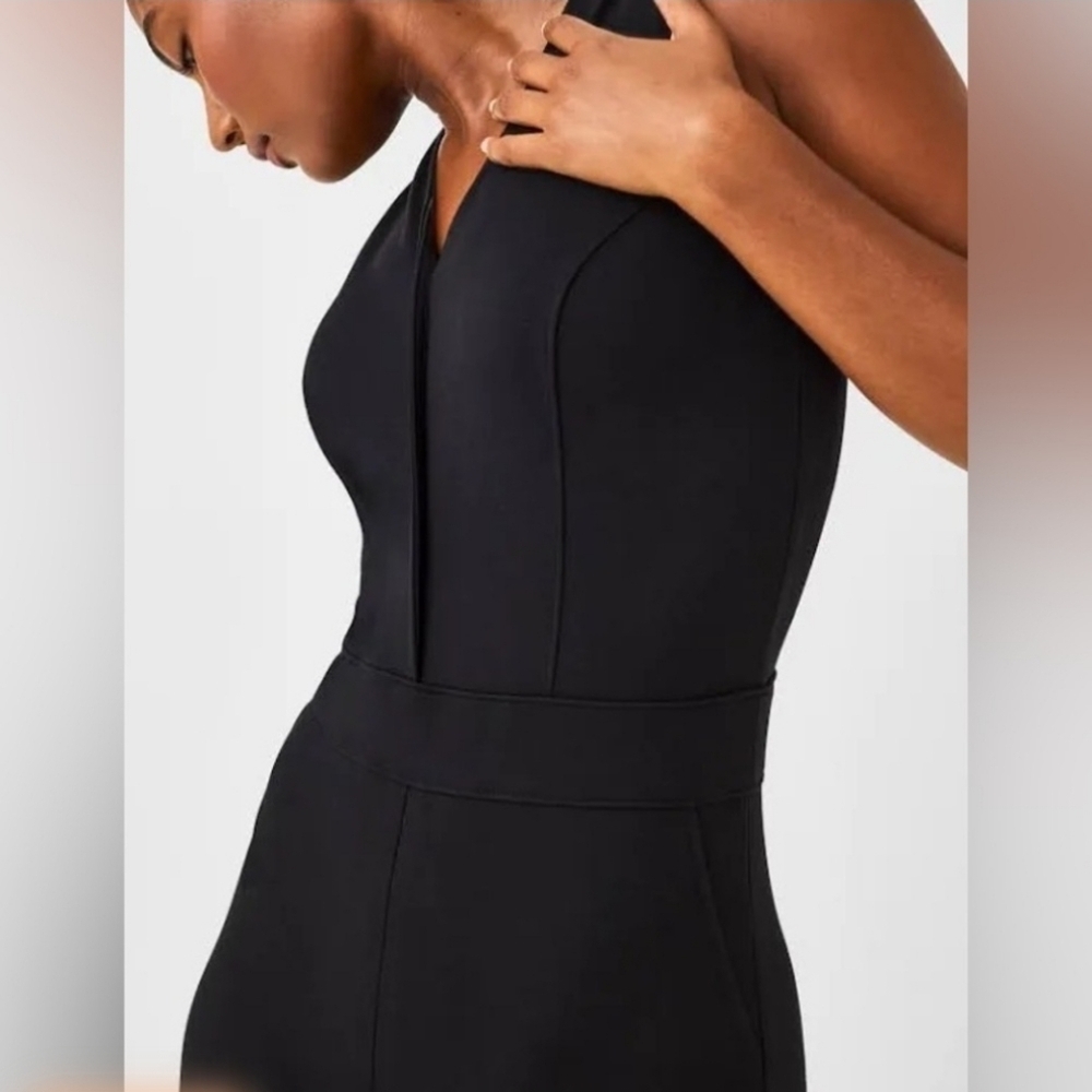 SPANX The Perfect Sleeveless Jumpsuit - Picture 2 of 8